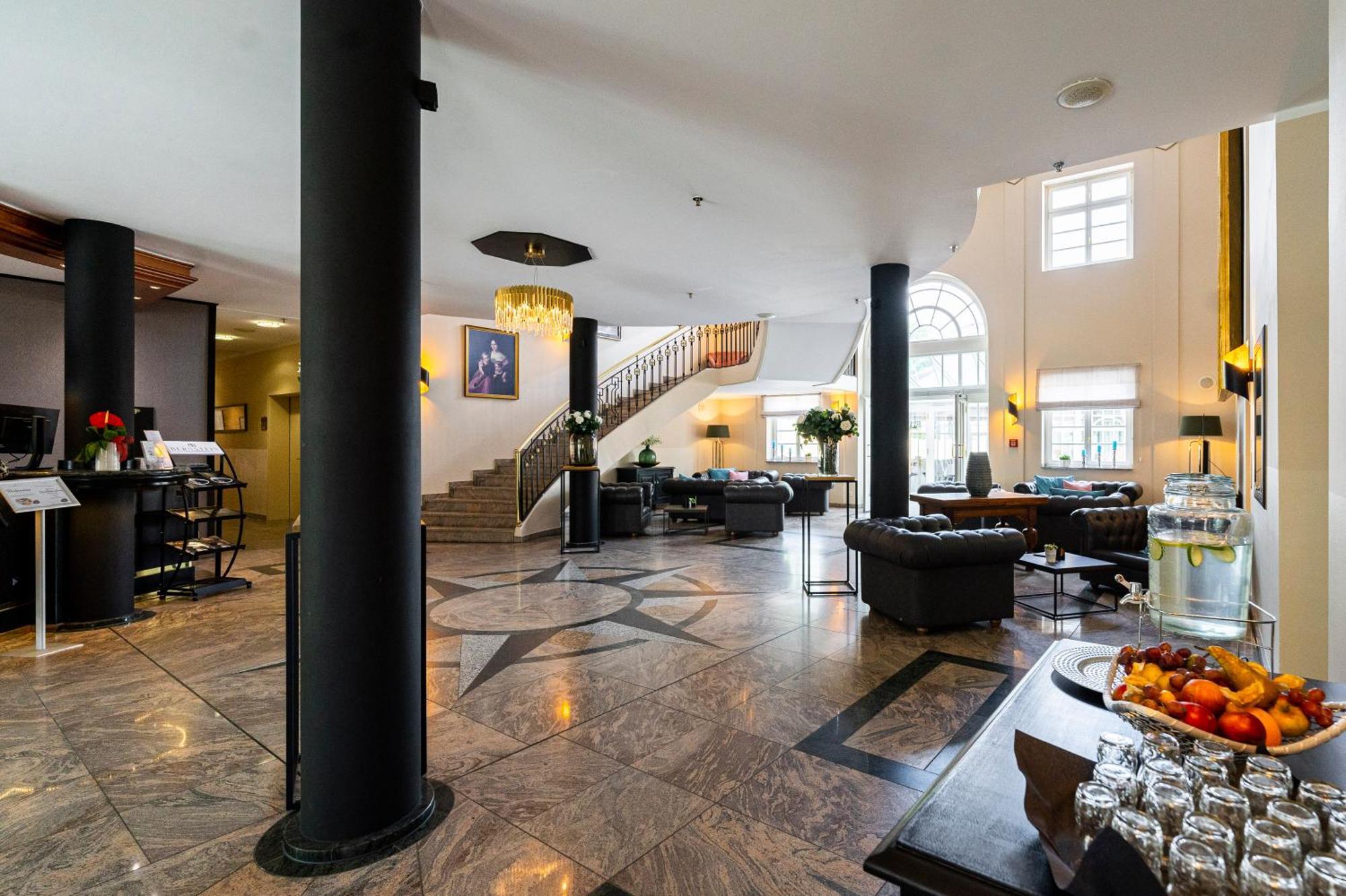 Bernstein Schlosshotel Балленштедт Экстерьер фото